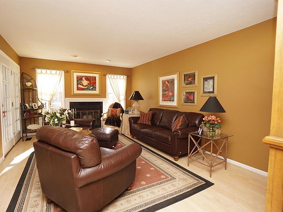 4th image of 11564 Symmes Gate Ln