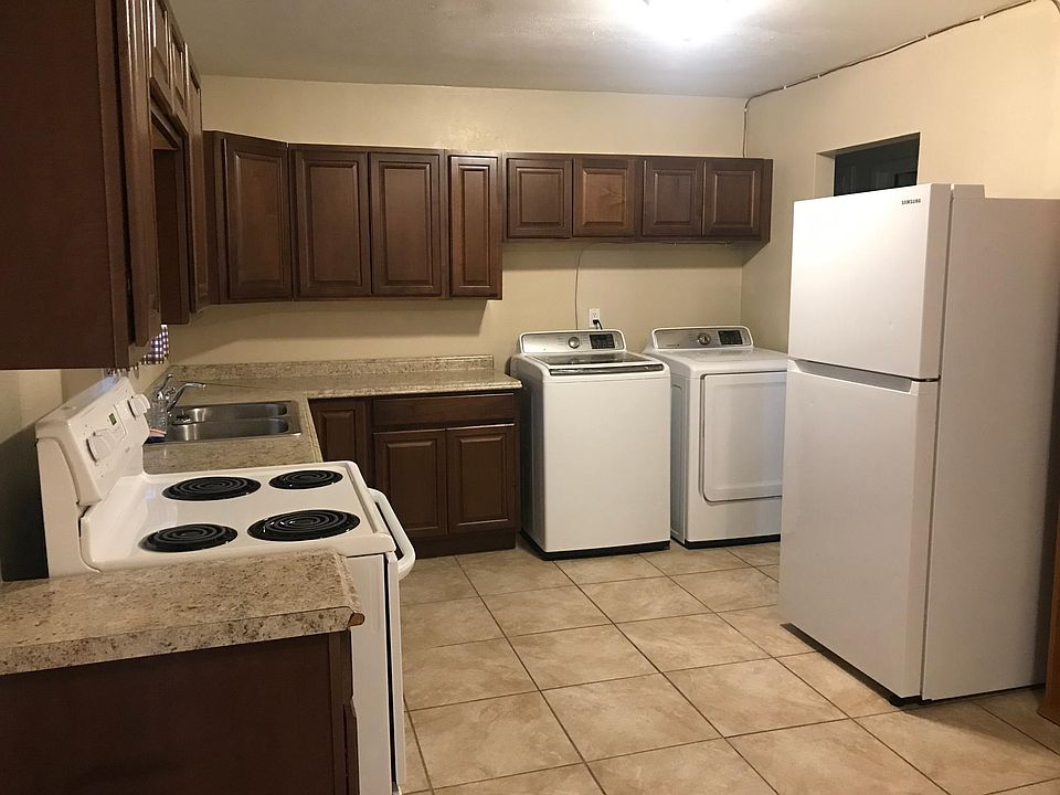 Kitchen with Included appliances