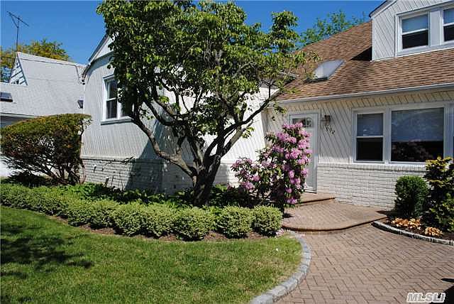 1st image of 1992 Brook Park Dr
