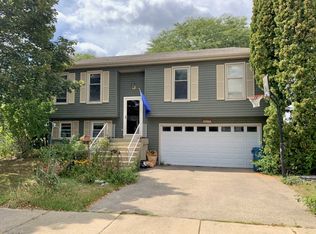 1655 Sheffield Ct, Aurora, IL 60504