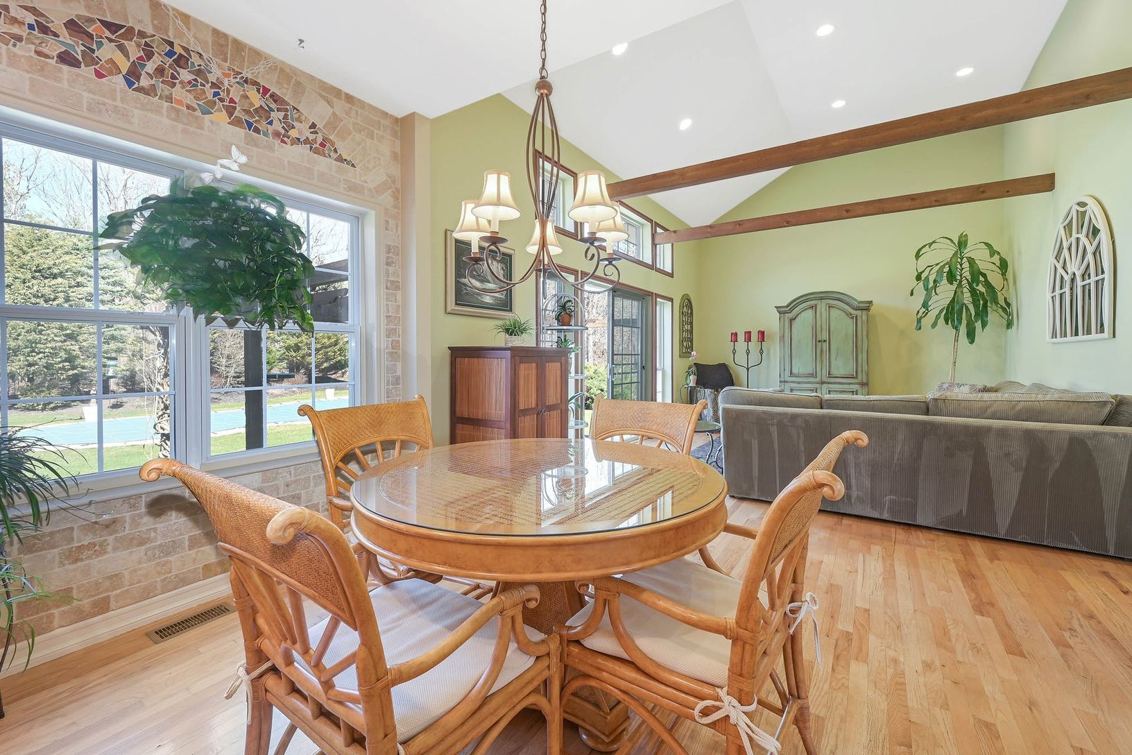  Kitchen Dining Area & Den