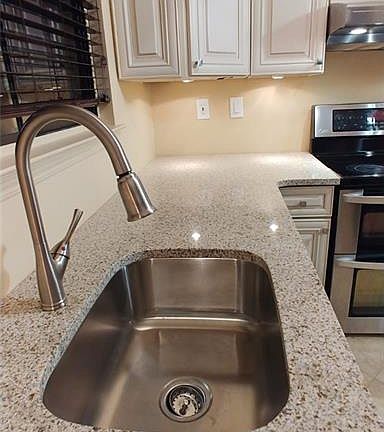 3rd image of 5 Briarcliff Dr S APT 510