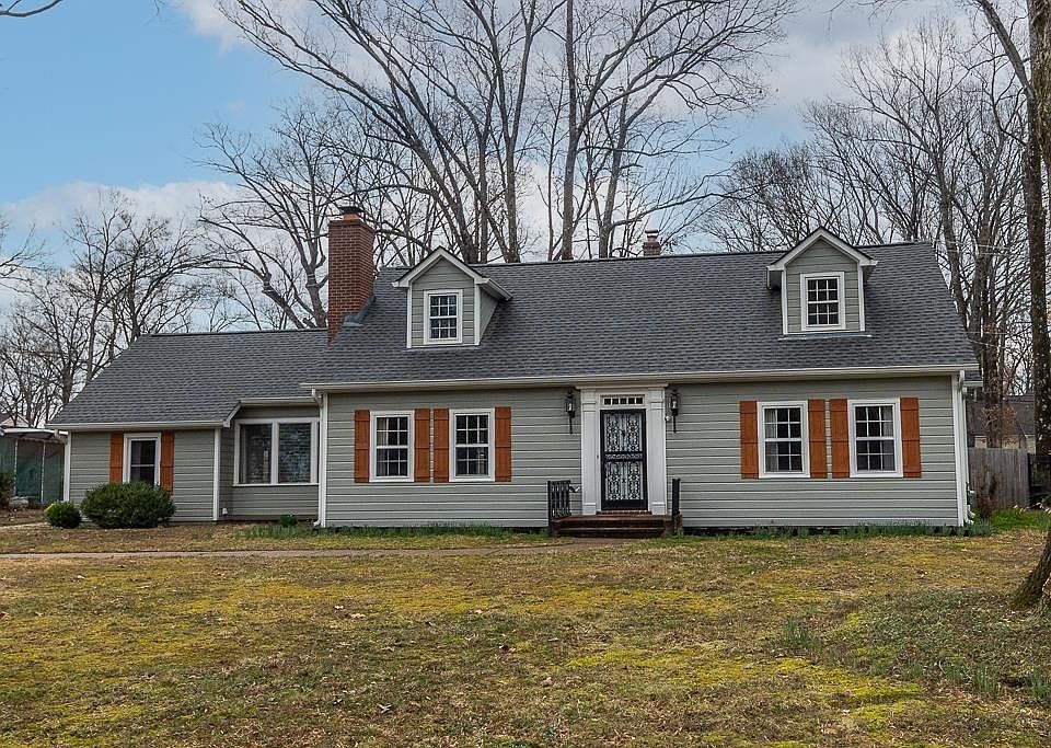 1st image of 1204 E Crestwood Dr