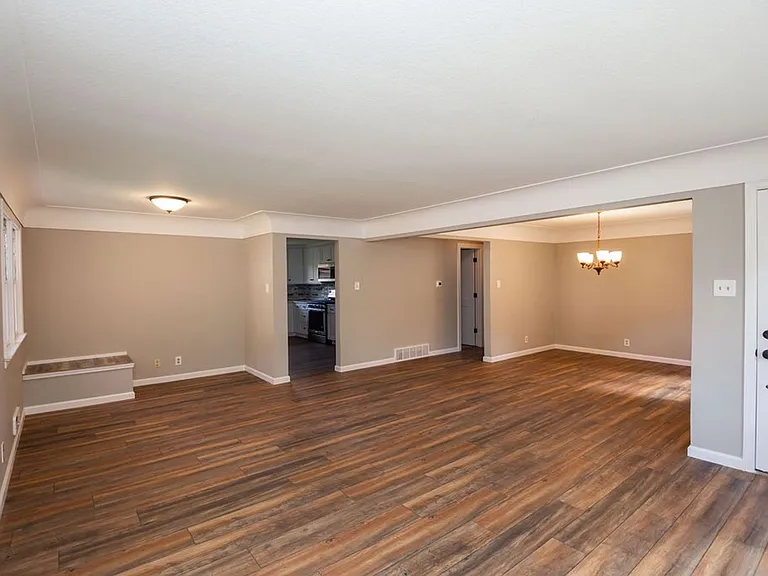 822 Walnut St — Photo 5
