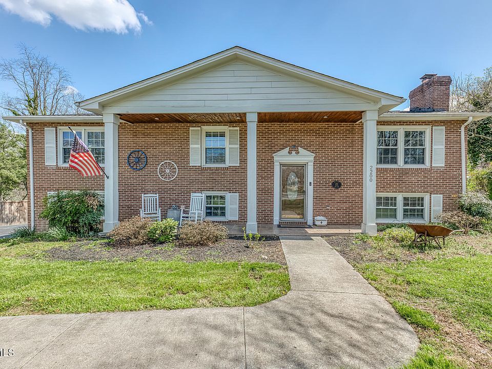 1st image of 2200 Camelot Cir