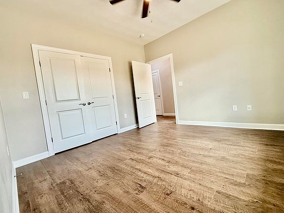 3rd image of 5185 Cove Rd