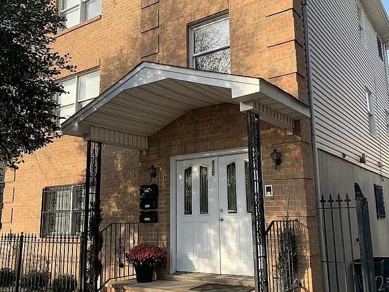 3 bed, $2,700 — Photo 4