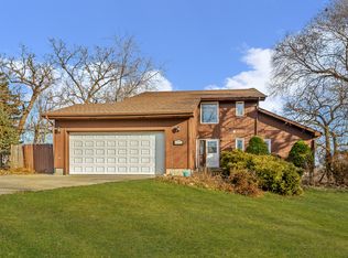 23871 W North Lakewood Ln, Lake Zurich, IL 60047