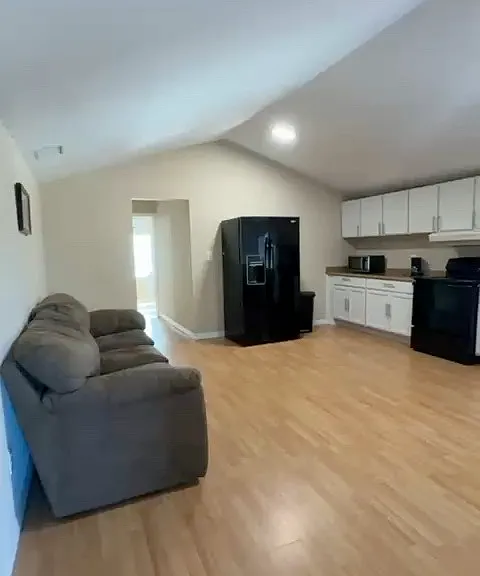 1322 E Memorial Blvd #1 — Photo 10