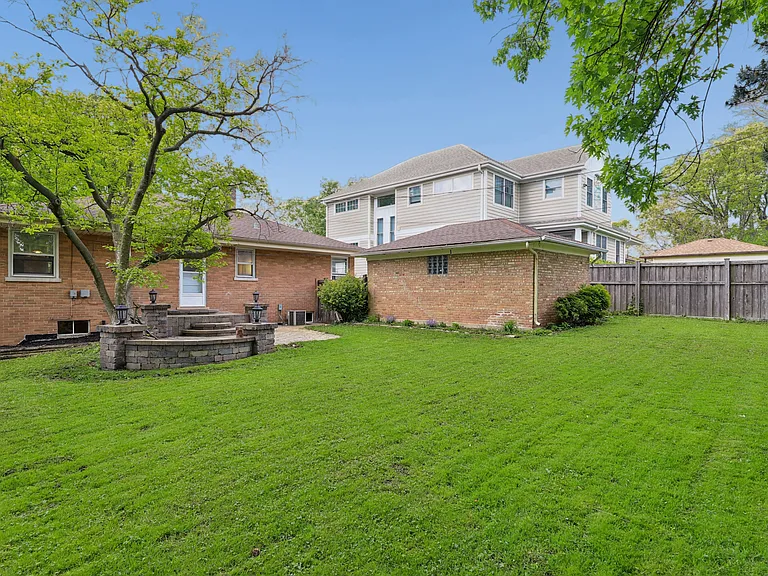 893 S Poplar Ave — Photo 18