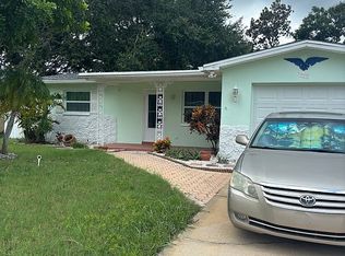 1079 Woodbrook Dr S, Largo, FL 33770