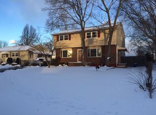 85 Oak Ln, Edison, NJ 08817