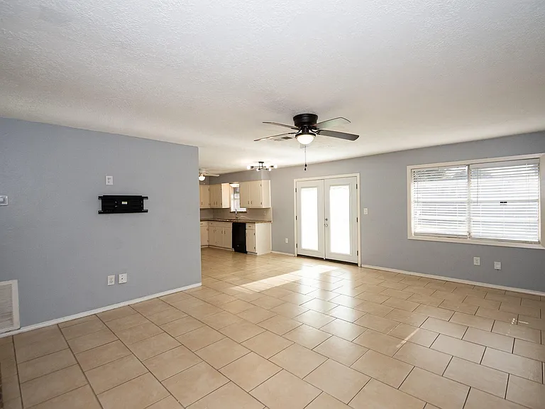4210 Cork Ln — Photo 15