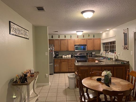 3rd image of 4920 Forestwood Dr