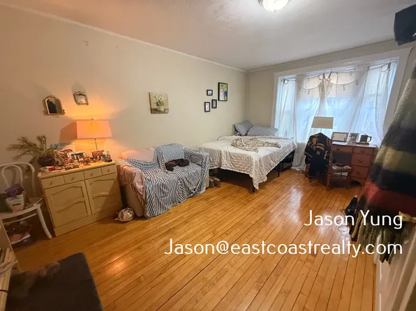 144 Davis Ave, Brookline, MA