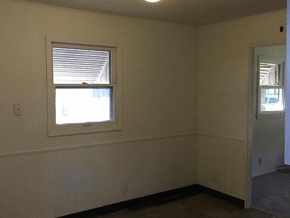 4th image of 2836 Charlesgate Ave SW
