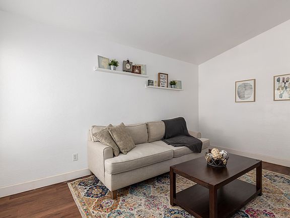 3rd image of 12219 W Dahlia Dr