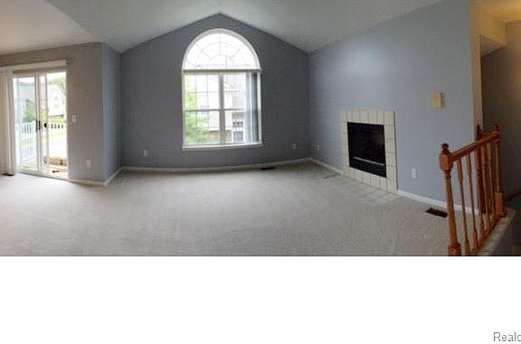 4th image of 16534 Glenpointe Dr