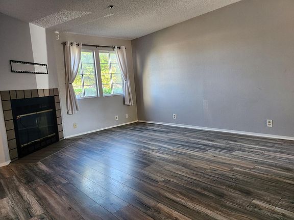 3rd image of 1019 Southwood Dr APT G