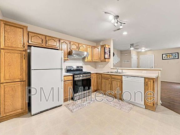 4th image of 2132 Bristol Dr