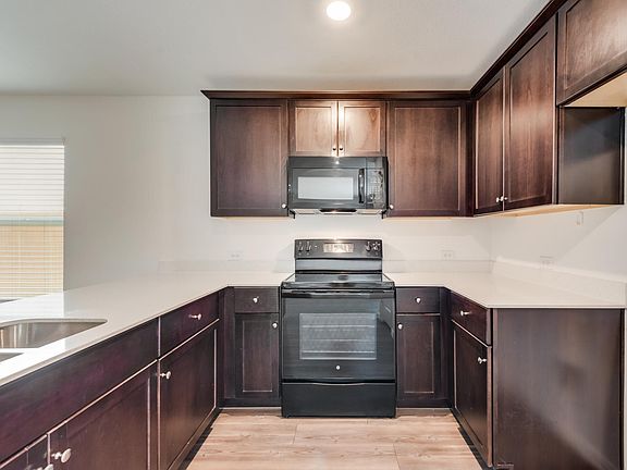 4th image of 9206 Marilyn Pl