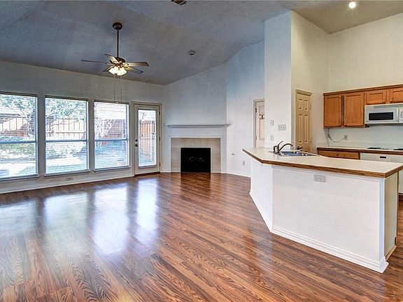 4th image of 2312 Havard Oak Dr