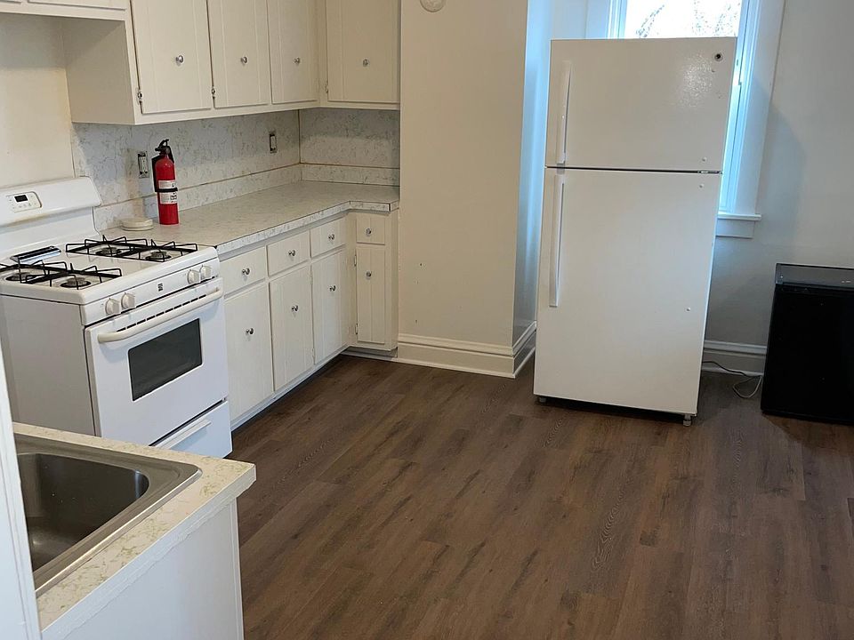 1st image of 319 Russell St #1