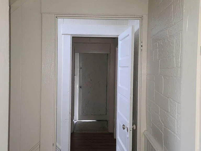 346 Landon St — Photo 3