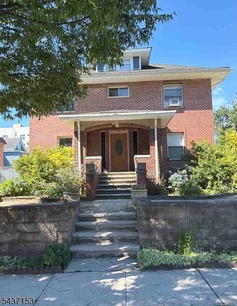 1st image of 434 Conover Ter