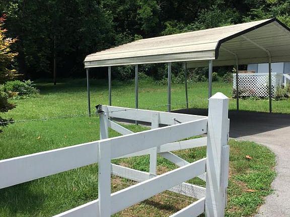 2nd image of 8219 Thorn Grove Pike