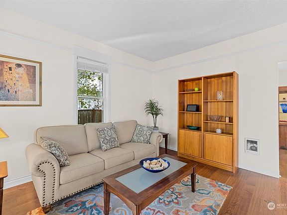 2nd image of 2307 S Grant Avenue