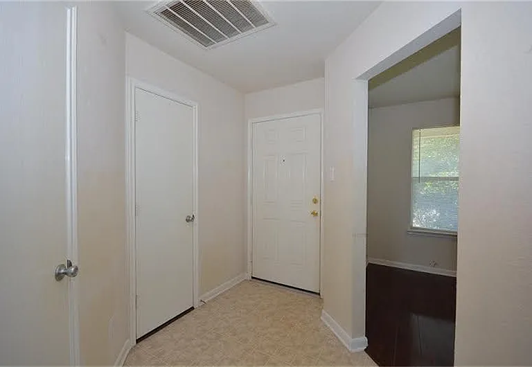 8106 Arrington Forest Ln — Photo 17