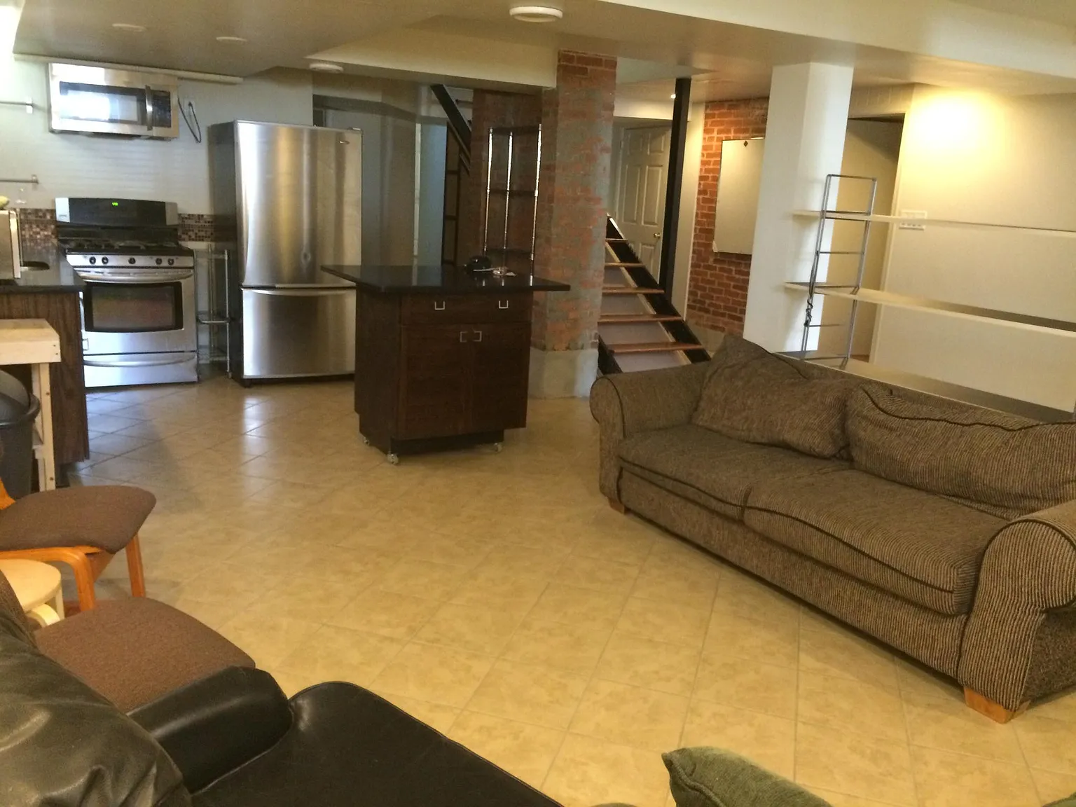 4 bed, 1.5 bath, 1600 sqft, $705 — Photo 2