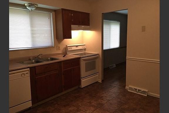5th image of 3862 Woodsong Dr