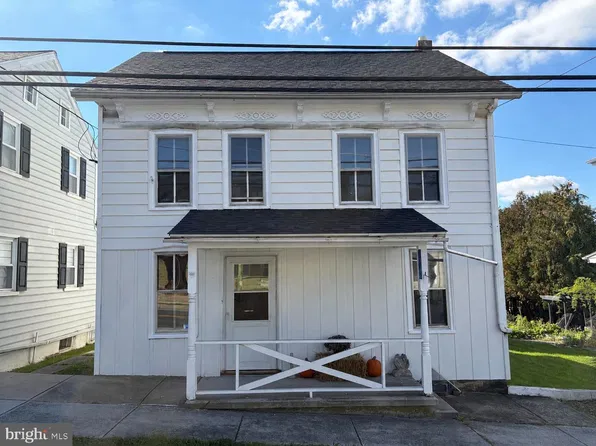 15 Baltimore St, Spring Grove, PA 17362