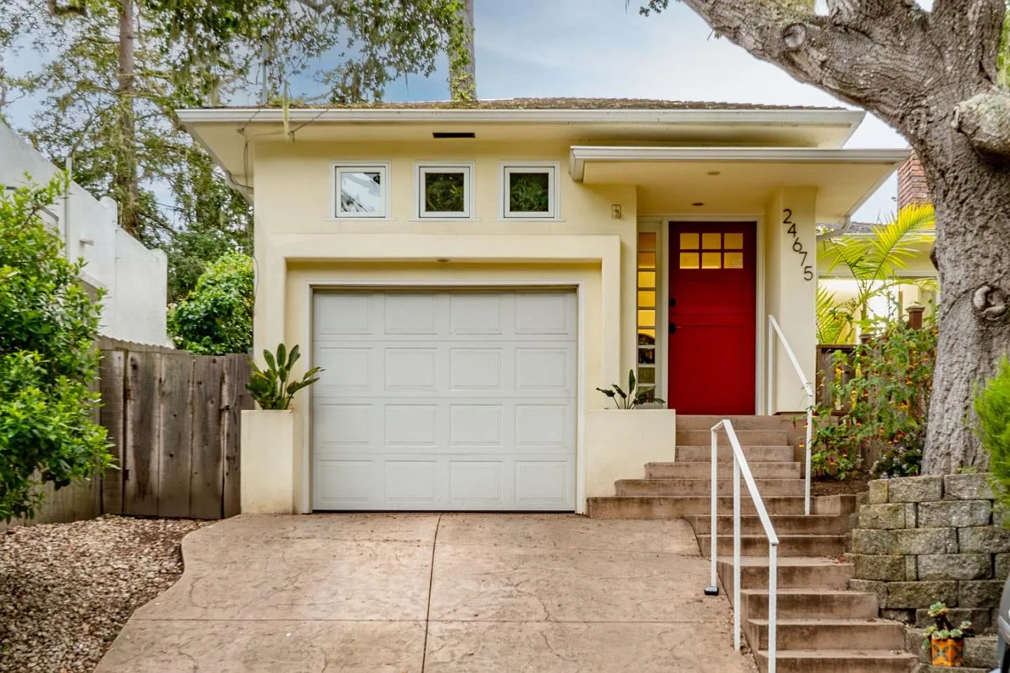 24675 Dolores St photo 1