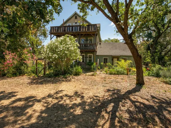 19550 8th Street E, Sonoma, CA 95476