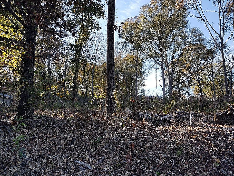 1st image of 125 River Dr
