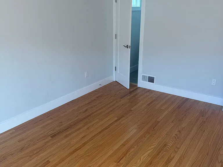 235 Crestmoor Cir — Photo 11