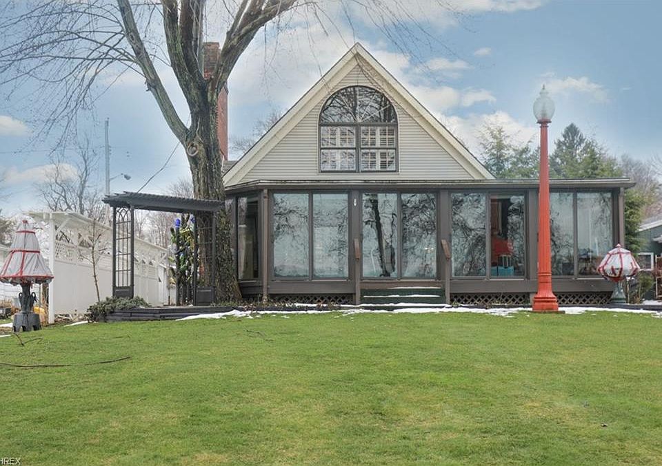 1st image of 32478 Wooddale Dr