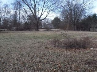 820 W Country Club Dr, Bloomington, IN