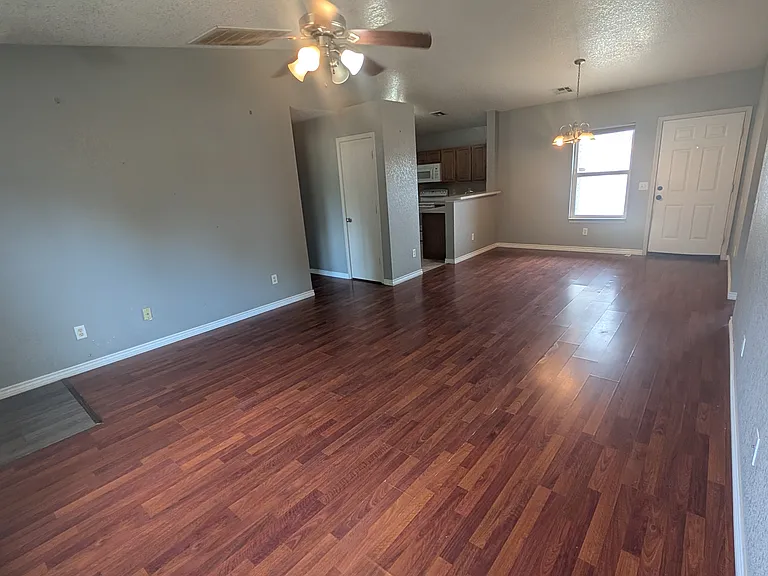 9205 Checkerbloom Dr — Photo 3
