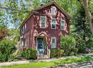 1274 Forest Rd, New Haven, CT 06515