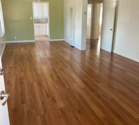 5th image of 2140 1/2 N Lincoln St