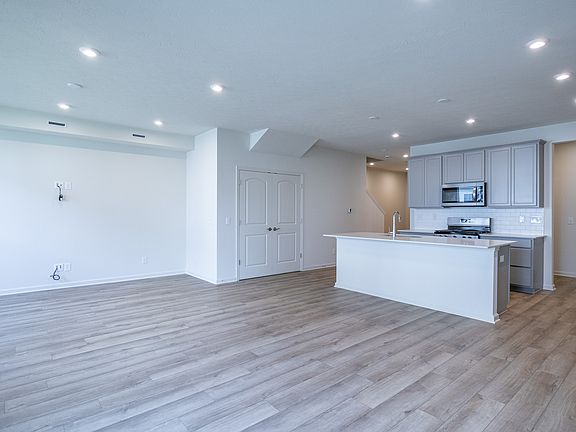 3rd image of 7252 Selah Ln