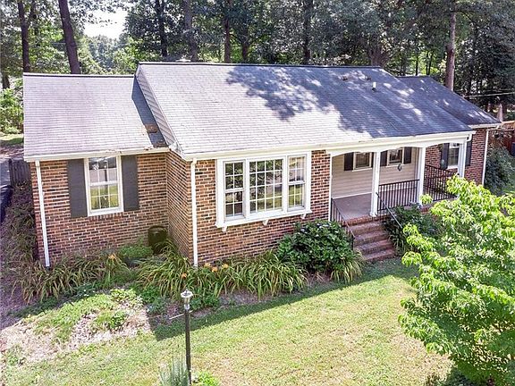 2nd image of 2214 Lauderdale Dr