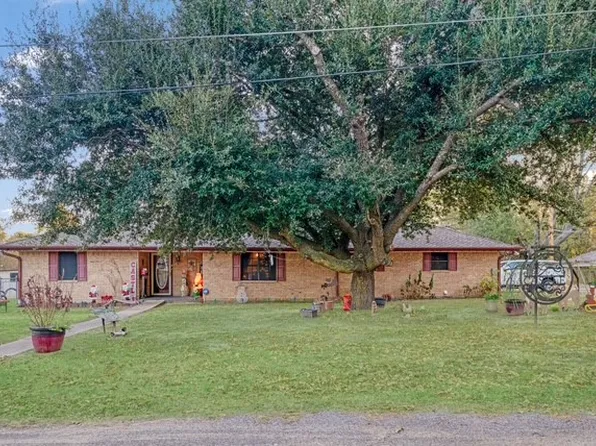 524 N Howison St, Bogata, TX 75417
