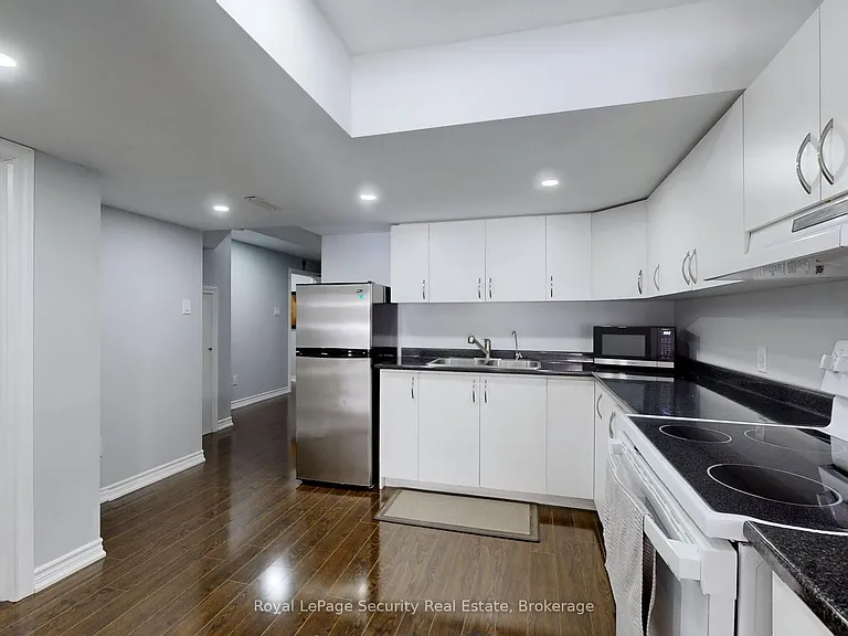39 Vivian Creek Rd — Photo 2