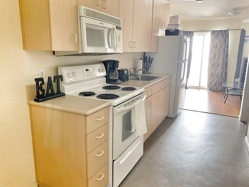 1st image of 1525 2nd Ave APT 202