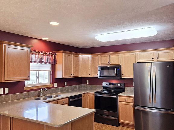 4th image of 9131 Chalk Hill Dr